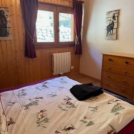 Charming, Cosy Nestled In A Breathtaking Surrounding With Spectacular, Stunning Mountain Views *
